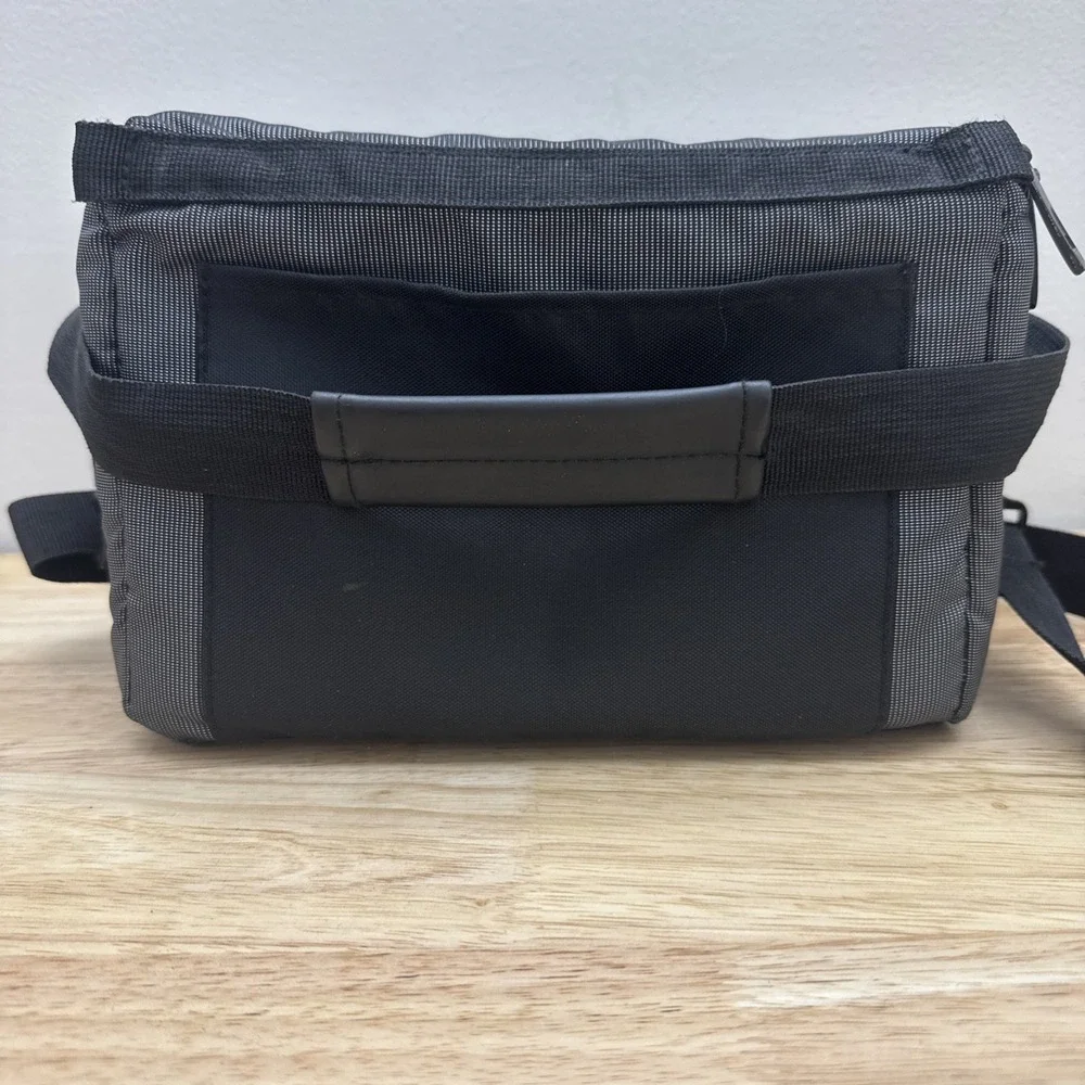 Case Logic Gray Medium Sized Camera Bag Shoulder Or Hand Carry